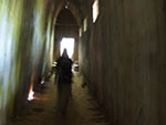 暗い第二回廊の内部