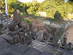 階段横のシンハ