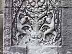 中央祠堂側柱のラーマとラクシュマナ