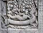 中央祠堂側柱のアナンタに横たわるヴィシュヌ