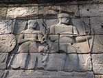 弓を持つ将軍（外周壁東面）